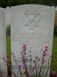 Etaples Military Cemetery - Simpson, Daniel