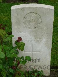 Etaples Military Cemetery - Simpson, Fraser Kilpatrick