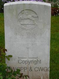 Etaples Military Cemetery - Simpson, H H