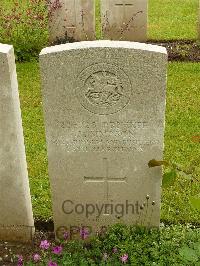 Etaples Military Cemetery - Simpson, J