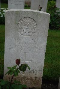 Etaples Military Cemetery - Simpson, Joseph Henry