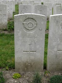 Etaples Military Cemetery - Simpson, Tedber