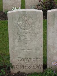 Etaples Military Cemetery - Simpson, W