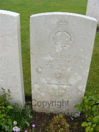 Etaples Military Cemetery - Sims, G W