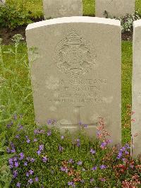 Etaples Military Cemetery - Sinden, William Frederick