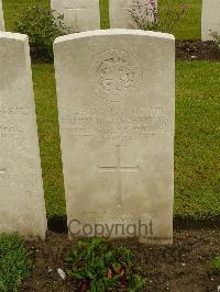 Etaples Military Cemetery - Skinner, William Hugh