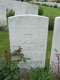 Etaples Military Cemetery - Skipp, E H