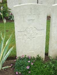 Etaples Military Cemetery - Skuse, F