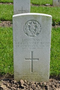 Etaples Military Cemetery - Sloan, Wilfrid Scott