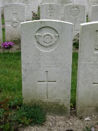 Etaples Military Cemetery - Smails, John