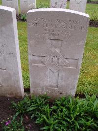 Etaples Military Cemetery - Small, David Bruce