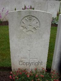 Etaples Military Cemetery - Smedley, W E