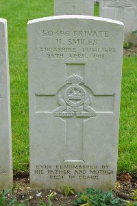 Etaples Military Cemetery - Smiles, Uriah