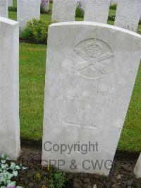 Etaples Military Cemetery - Smith, Angus