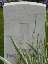 Etaples Military Cemetery - Smith, Albert Edward