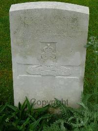Etaples Military Cemetery - Smith, Charles