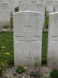 Etaples Military Cemetery - Smith, Cecil William Maynell