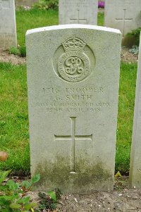 Etaples Military Cemetery - Smith, Godfrey