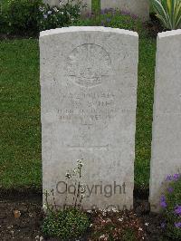 Etaples Military Cemetery - Smith, James William