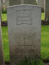 Etaples Military Cemetery - Smith, T K
