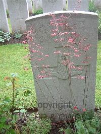 Etaples Military Cemetery - Smith, Thomas William