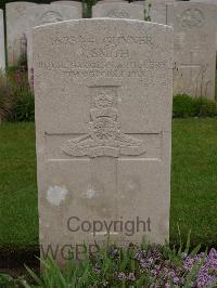 Etaples Military Cemetery - Smith, William