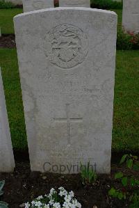 Etaples Military Cemetery - Smithie, Tom