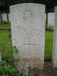Etaples Military Cemetery - Smithies, William Ashley