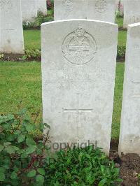 Etaples Military Cemetery - Snape, H