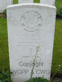 Etaples Military Cemetery - Snow, Thomas John