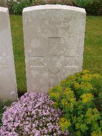 Etaples Military Cemetery - Somers, J