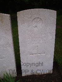 Etaples Military Cemetery - Sondezi, Lipana