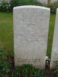 Etaples Military Cemetery - South, G W
