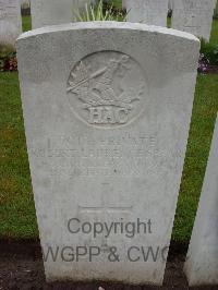 Etaples Military Cemetery - Spear, Robert Laurence