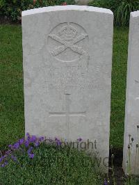 Etaples Military Cemetery - Spruce, Harold