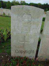 Etaples Military Cemetery - Squires, Charles William