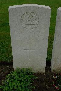 Etaples Military Cemetery - Stallard, Harry