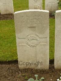 Etaples Military Cemetery - Standen, Charlie