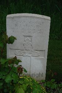 Etaples Military Cemetery - Stanton, Henry James