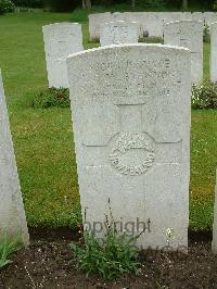Etaples Military Cemetery - Stanyon, Leonard David William