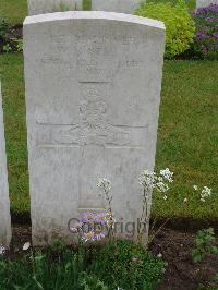 Etaples Military Cemetery - Staple, William George