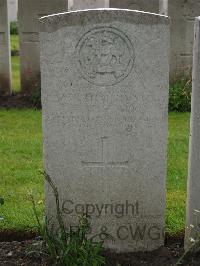 Etaples Military Cemetery - Stark, Arthur William