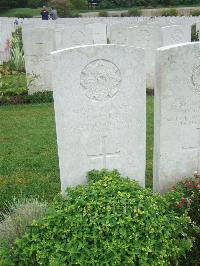 Etaples Military Cemetery - Stark, James
