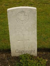Etaples Military Cemetery - Staughton, Albert William