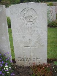 Etaples Military Cemetery - Steane, Clarence Thomas