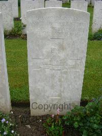 Etaples Military Cemetery - Steele, James Herbert