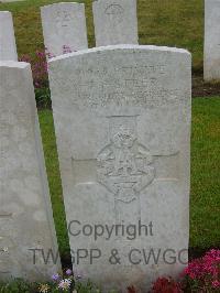 Etaples Military Cemetery - Steer, James Frederick