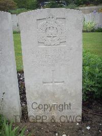 Etaples Military Cemetery - Steggles, F