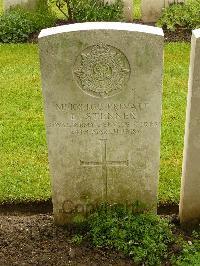 Etaples Military Cemetery - Stenner, Basil