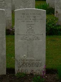 Etaples Military Cemetery - Stephens, Richard Evan